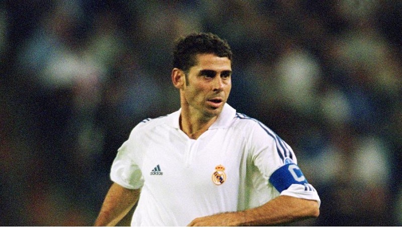 Hậu vệ Fernando Hierro Hậu vệ Fernando Hierro