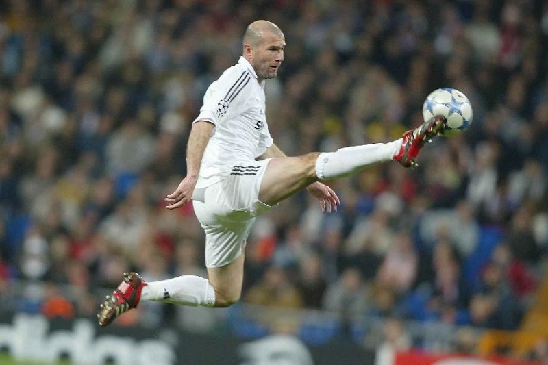 Tiền vệ Zinedine Zidane