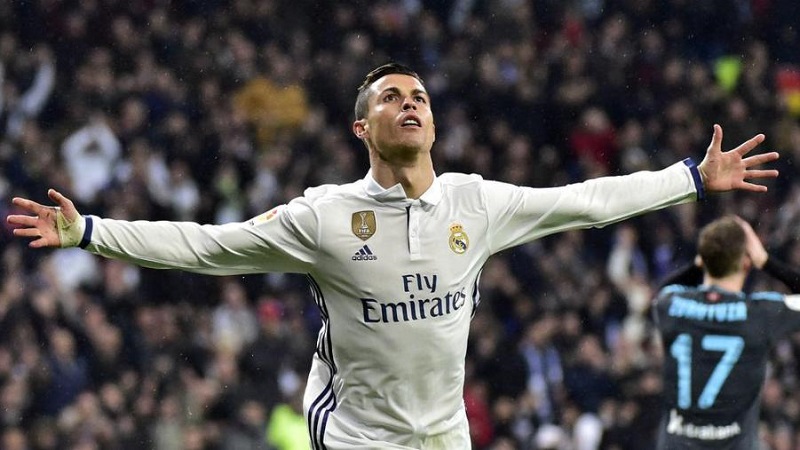 Tiền vệ Cristiano Ronaldo Tiền vệ Cristiano Ronaldo