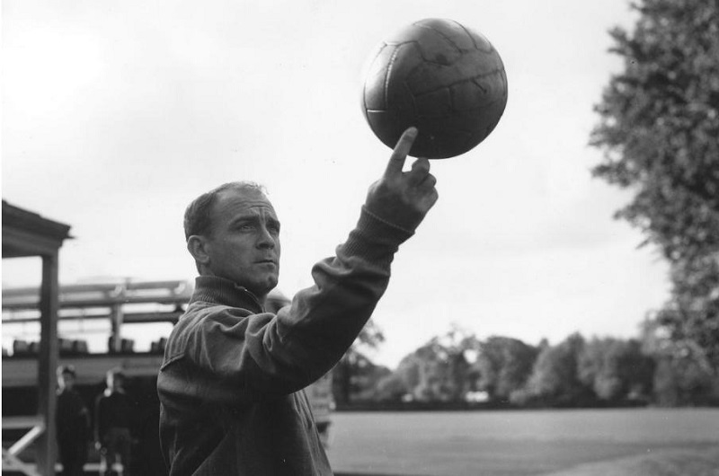 Tiền vệ Alfredo Di Stefano