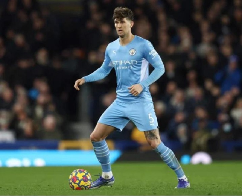 Trung vệ hay nhất thế giới - John Stones