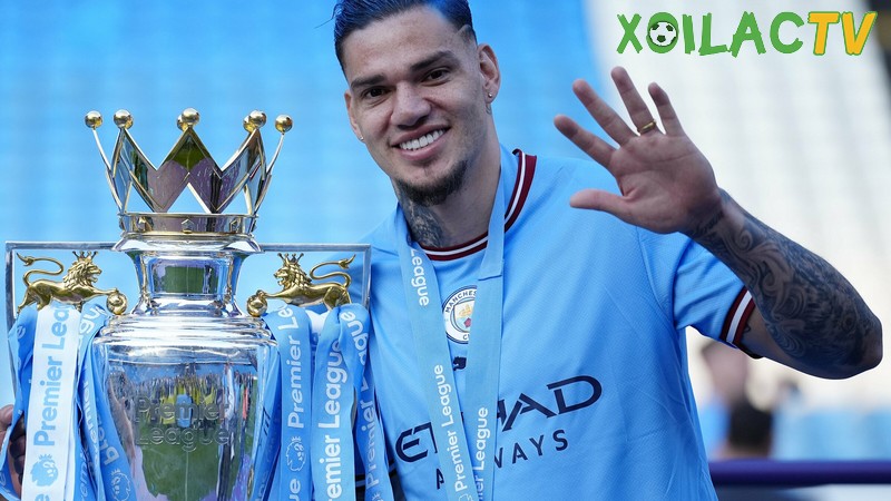 Ederson là cầu thủ không thể thiếu trong đội hình Man City mạnh nhất